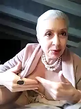 Snapshot of divinaerotica chatting on February 16, 2025, 3:27 pm divinaerotica online show from February 16, 2025, 3:27 pm