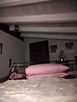 divinaerotica online show from March 4, 2026, 9:00 pm