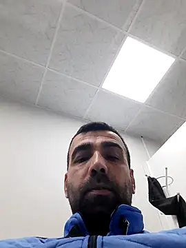 Snapshot of bugattiveyron chatting on February 14, 2025, 7:54 pm bugattiveyron online show from February 14, 2025, 7:54 pm