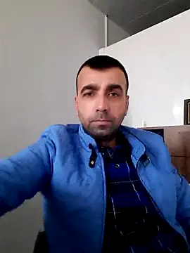 Snapshot of bugattiveyron chatting on February 21, 2025, 12:38 pm bugattiveyron online show from February 21, 2025, 12:38 pm
