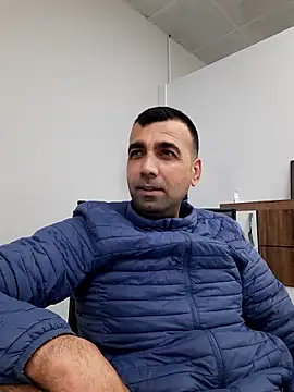 Snapshot of bugattiveyron chatting on February 17, 2025, 7:01 pm bugattiveyron online show from February 17, 2025, 7:01 pm