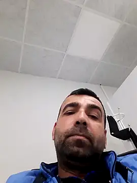 Snapshot of bugattiveyron chatting on February 25, 2025, 3:53 pm bugattiveyron online show from February 25, 2025, 3:53 pm