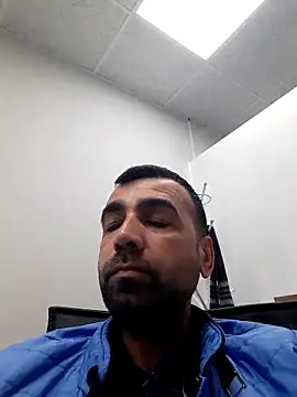 Snapshot of bugattiveyron chatting on February 23, 2025, 2:25 pm bugattiveyron online show from February 23, 2025, 2:25 pm