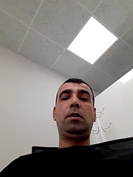 Snapshot of bugattiveyron chatting on September 17, 2025, 12:40 pm bugattiveyron online show from September 17, 2025, 12:40 pm
