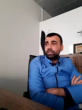 Snapshot of bugattiveyron chatting on January 29, 2025, 1:28 pm bugattiveyron online show from January 29, 2025, 1:28 pm