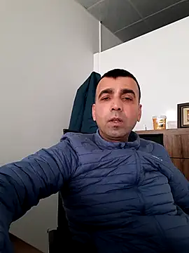 Snapshot of bugattiveyron chatting on February 16, 2025, 1:05 pm bugattiveyron online show from February 16, 2025, 1:05 pm