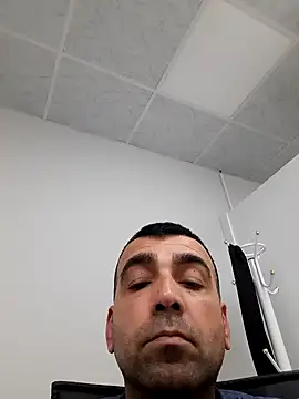 Snapshot of bugattiveyron chatting on February 4, 2025, 8:38 pm bugattiveyron online show from February 4, 2025, 8:38 pm