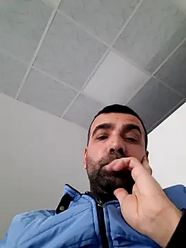 Snapshot of bugattiveyron chatting on February 14, 2025, 12:25 pm bugattiveyron online show from February 14, 2025, 12:25 pm