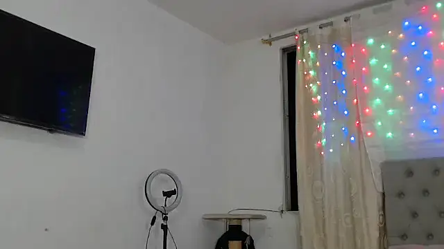 Snapshot of Antoneella_vz chatting on March 20, 2025, 3:23 am Antoneella vz online show from March 20, 2025, 3:23 am
