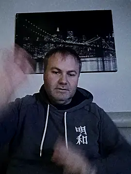 Snapshot of Pourleplasirs chatting on December 21, 2025, 10:43 pm Pourleplasirs online show from December 21, 2025, 10:43 pm