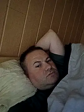 Pourleplasirs online show from November 5, 2025, 12:25 am