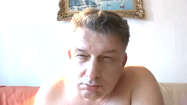 Snapshot of GrandpasDadBulg chatting on January 28, 2025, 2:31 pm GrandpasDadBulg online show from January 28, 2025, 2:31 pm