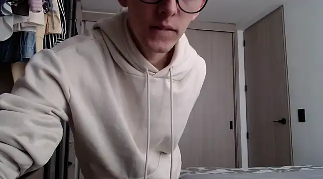 Snapshot of miketwink chatting on March 18, 2025, 9:10 pm miketwink online show from March 18, 2025, 9:10 pm