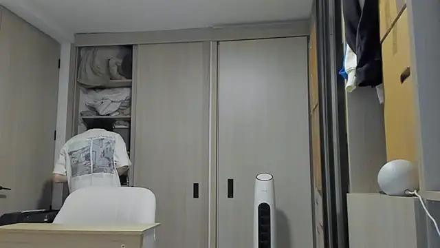 Snapshot of miketwink chatting on September 16, 2025, 12:11 am miketwink online show from September 16, 2025, 12:11 am