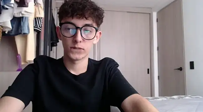 Snapshot of miketwink chatting on March 20, 2025, 9:56 pm miketwink online show from March 20, 2025, 9:56 pm