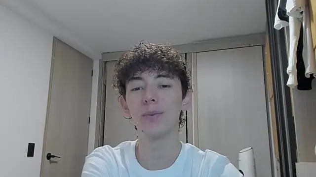 Snapshot of miketwink chatting on September 22, 2025, 12:27 am miketwink online show from September 22, 2025, 12:27 am