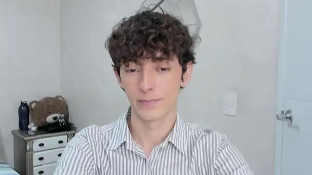 Snapshot of miketwink chatting on February 20, 2026, 12:51 am miketwink online show from February 20, 2026, 12:51 am