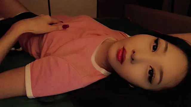 Snapshot of Fudzik0 chatting on April 12, 2026, 5:44 am Fudzik0 online show from April 12, 2026, 5:44 am