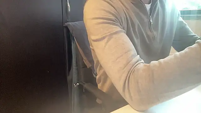 bullyboyy online show from October 6, 2025, 12:28 pm