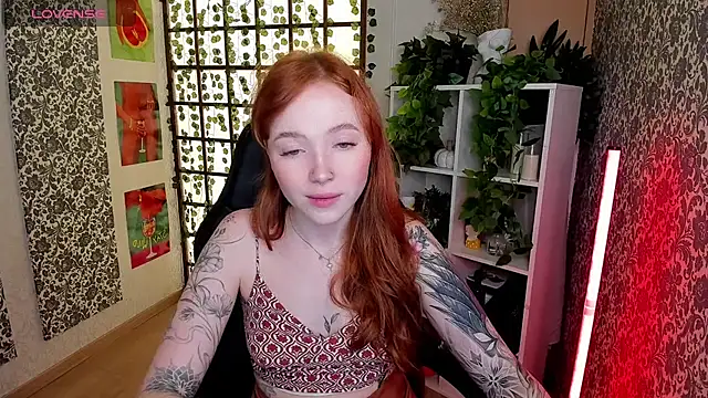 Snapshot of Maya_Light chatting on September 10, 2025, 1:48 am Maya Light online show from September 10, 2025, 1:48 am