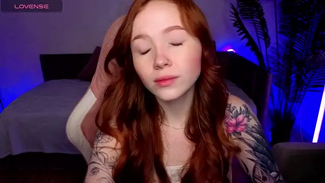 Maya Light online show from April 12, 2026, 1:53 am