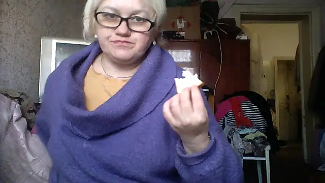 Snapshot of Mayya4321 chatting on February 24, 2026, 10:49 am Mayya4321 online show from February 24, 2026, 10:49 am