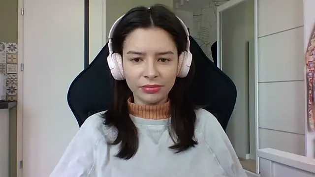 LariceSexy online show from February 9, 2026, 1:09 pm