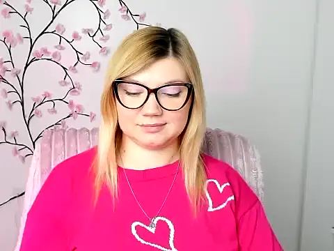 Snapshot of Lola_moree chatting on February 19, 2026, 1:08 pm Lola moree online show from February 19, 2026, 1:08 pm