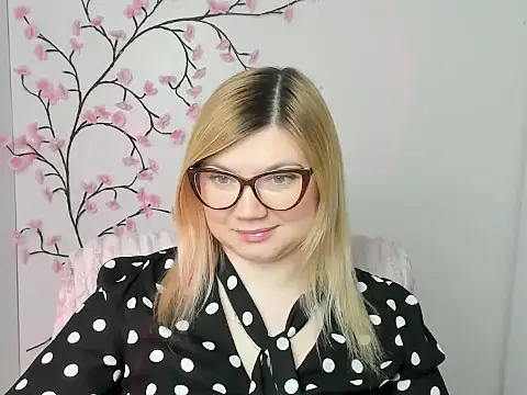 Snapshot of Lola_moree chatting on March 3, 2026, 12:34 pm Lola moree online show from March 3, 2026, 12:34 pm