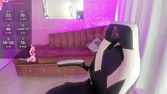 Snapshot of miss_isabella_m chatting on September 15, 2025, 1:22 pm miss isabella m online show from September 15, 2025, 1:22 pm