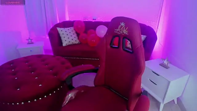 Snapshot of miss_isabella_m chatting on February 26, 2025, 8:04 pm miss isabella m online show from February 26, 2025, 8:04 pm