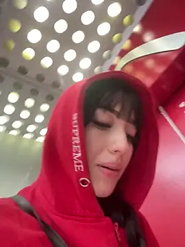 Melody rousse  online show from November 20, 2025, 8:20 pm