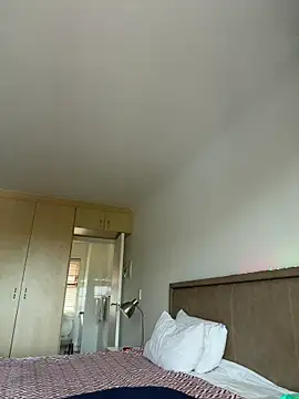 ZinaFreak online show from November 9, 2025, 2:21 pm