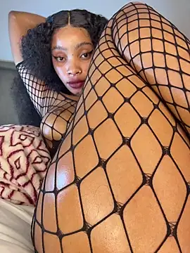 ZinaFreak online show from November 10, 2025, 2:27 am