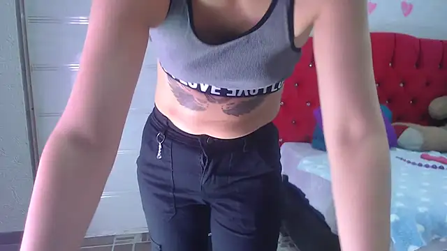 Ariasmithog online show from November 6, 2025, 1:15 pm