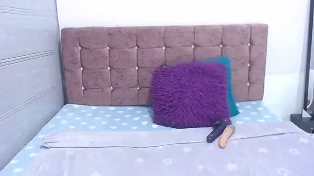 Ariasmithog online show from October 7, 2025, 12:50 pm