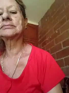 MaryLunna online show from February 5, 2025, 6:37 pm