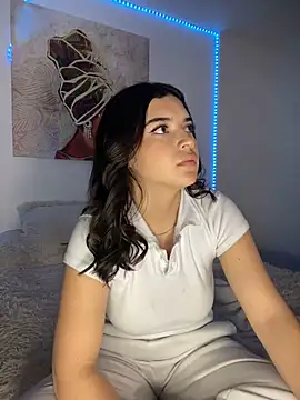 eileensophi online show from February 17, 2025, 6:09 am