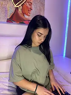 eileensophi online show from February 28, 2025, 3:04 am