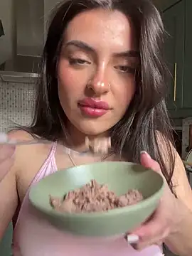 Snapshot of cute_carly_ chatting on March 20, 2025, 3:14 pm cute carly online show from March 20, 2025, 3:14 pm