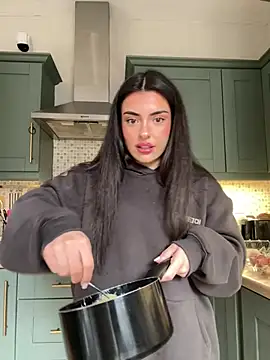 Snapshot of cute_carly_ chatting on March 16, 2025, 11:38 am cute carly online show from March 16, 2025, 11:38 am