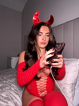 Snapshot of cute_carly_ chatting on October 13, 2025, 2:07 pm cute carly online show from October 13, 2025, 2:07 pm