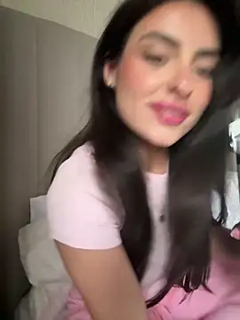 Snapshot of cute_carly_ chatting on March 8, 2025, 5:22 pm cute carly online show from March 8, 2025, 5:22 pm