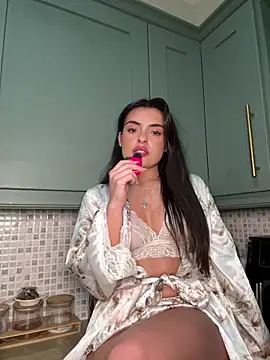 Snapshot of cute_carly_ chatting on February 21, 2025, 5:42 pm cute carly online show from February 21, 2025, 5:42 pm