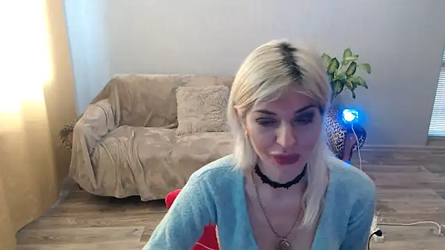 Snapshot of SexyBeatriice chatting on March 4, 2026, 7:27 am SexyBeatriice online show from March 4, 2026, 7:27 am