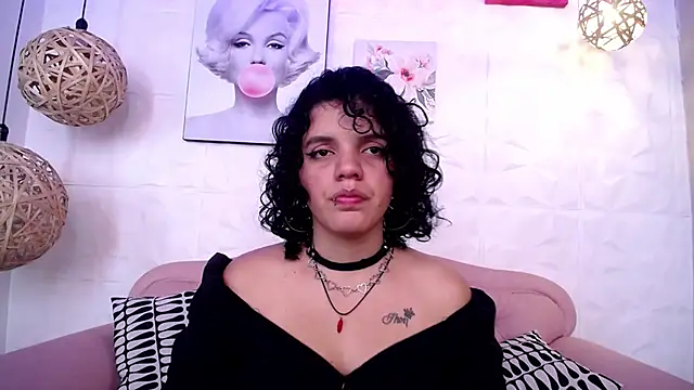 Snapshot of HoneyVelvet chatting on January 29, 2025, 6:28 pm HoneyVelvet online show from January 29, 2025, 6:28 pm