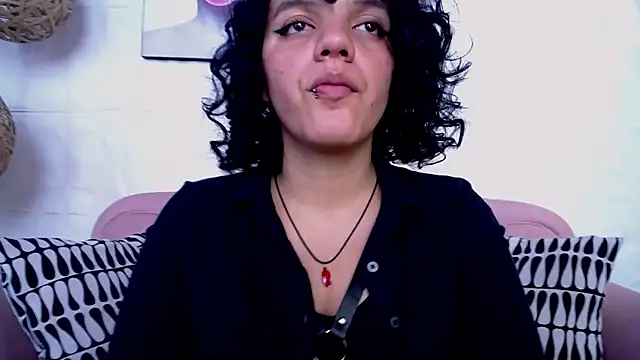 Snapshot of HoneyVelvet chatting on January 30, 2025, 6:43 pm HoneyVelvet online show from January 30, 2025, 6:43 pm