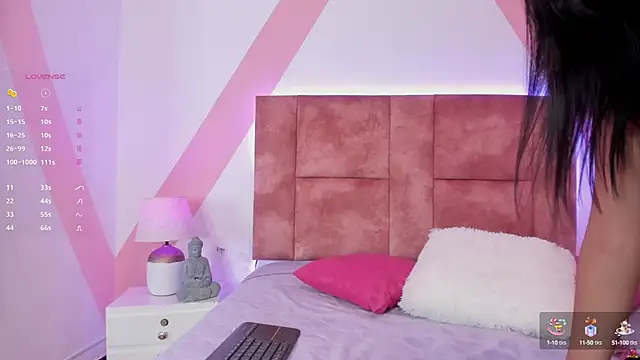 Snapshot of Mia_greco_ chatting on February 20, 2025, 3:45 am Mia greco  online show from February 20, 2025, 3:45 am