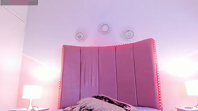 Snapshot of Mia_greco_ chatting on February 10, 2025, 8:42 pm Mia greco  online show from February 10, 2025, 8:42 pm