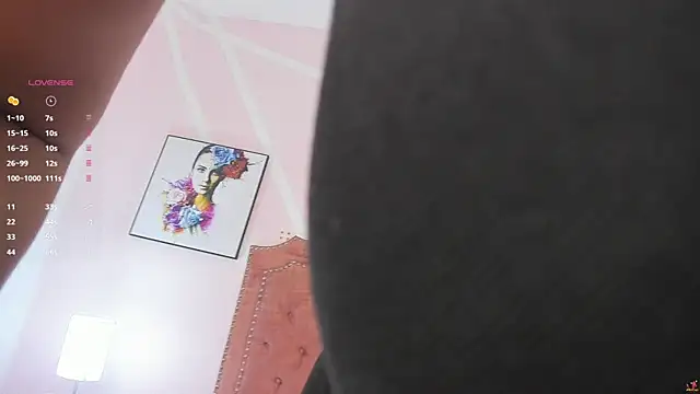 Snapshot of Mia_greco_ chatting on March 13, 2025, 8:11 pm Mia greco  online show from March 13, 2025, 8:11 pm